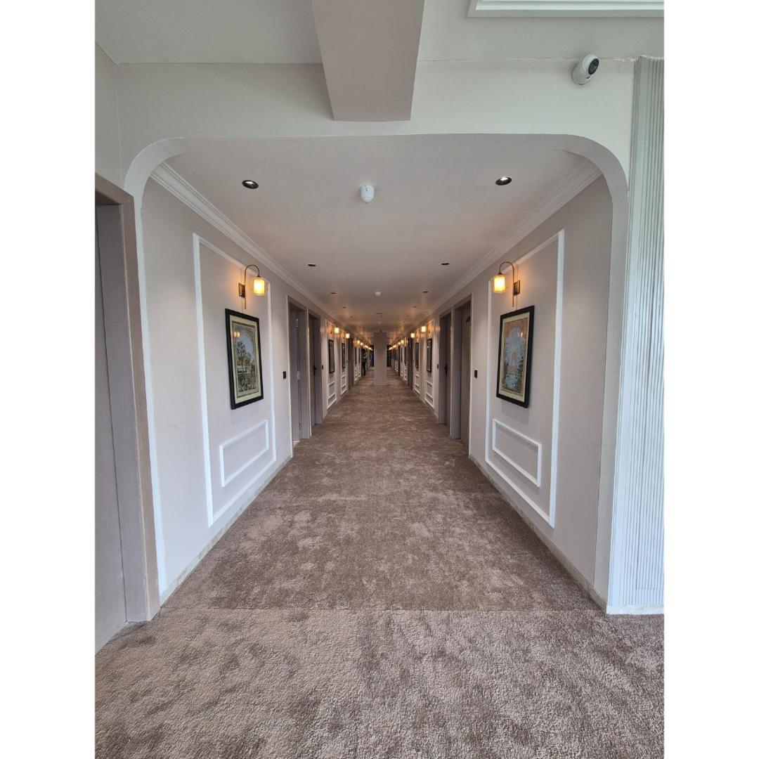 Hotel Royal Town Ахмедабад Екстериор снимка